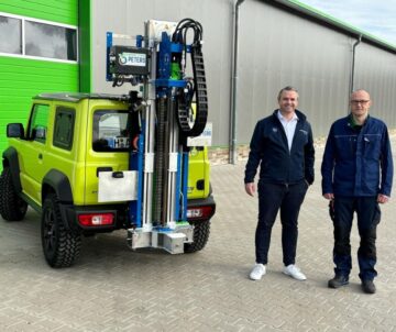 Jan Ossenberg, FM LeasingPartner GmbH; Walter Peters, geschäftsführender Gesellschafter der Bodenprobetechnik Peters GmbH